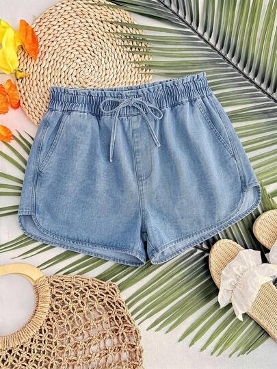 SHEIN Quần short denim bầu có dây rút ở eo, kiểu dáng thoải mái, đa năng, thích hợp mặc hàng ngày.