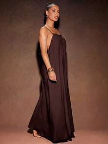 Hauture Vestido maxi elegante y sexy de vacaciones, de espalda baja con detalles de correa de piedra y fluido - Marrón - Ver 3