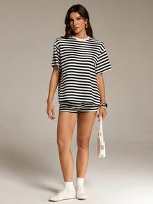 SHEIN Tall 2件套夏季黑白条纹休闲圆领短袖T恤和短裤 - 黑與白 - 查看 4