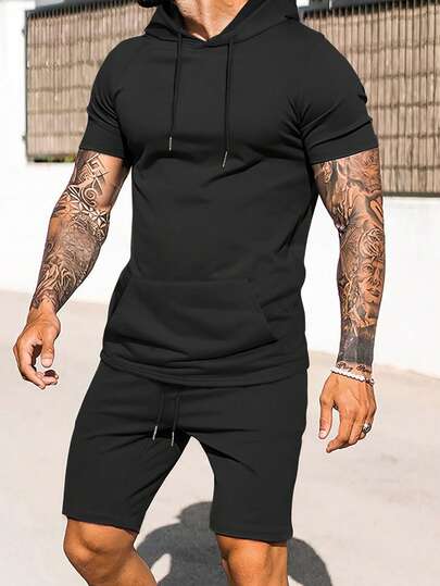 Manfinity Homme Bộ đồ thường ngày dành cho nam cỡ lớn, màu trơn, gồm áo thun ngắn tay có mũ trùm đầu và quần short, dây rút.