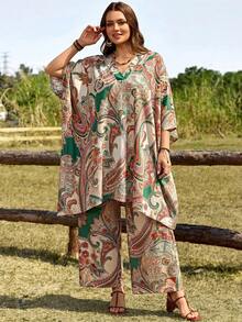 EMERY ROSE Completo casual da donna taglie forti, composto da top lungo con scollo a V e stampa all-over e pantaloni, 2 pezzi - Verde - Visualizzare 4