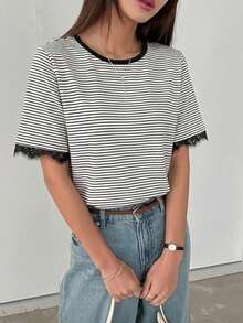 DAZY 女士夏季圆领短袖蕾丝拼接休闲套头T恤 - 黑色 - 查看 4