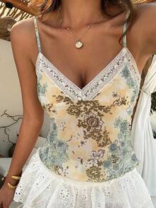Livesso 女款碎花蕾絲拼接短版背心，休閒海灘度假風，適合春夏，淡黃色圖案 T-shirt - 黃色 - 查看 2