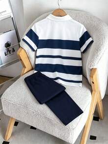 SHEIN 2件套 大童夏季时尚休闲优雅条纹印花半拉链polo衫+蓝色直筒裤套装，适合日常外出、聚会、通勤、商务活动等。 - 寶藍色 - 查看 2