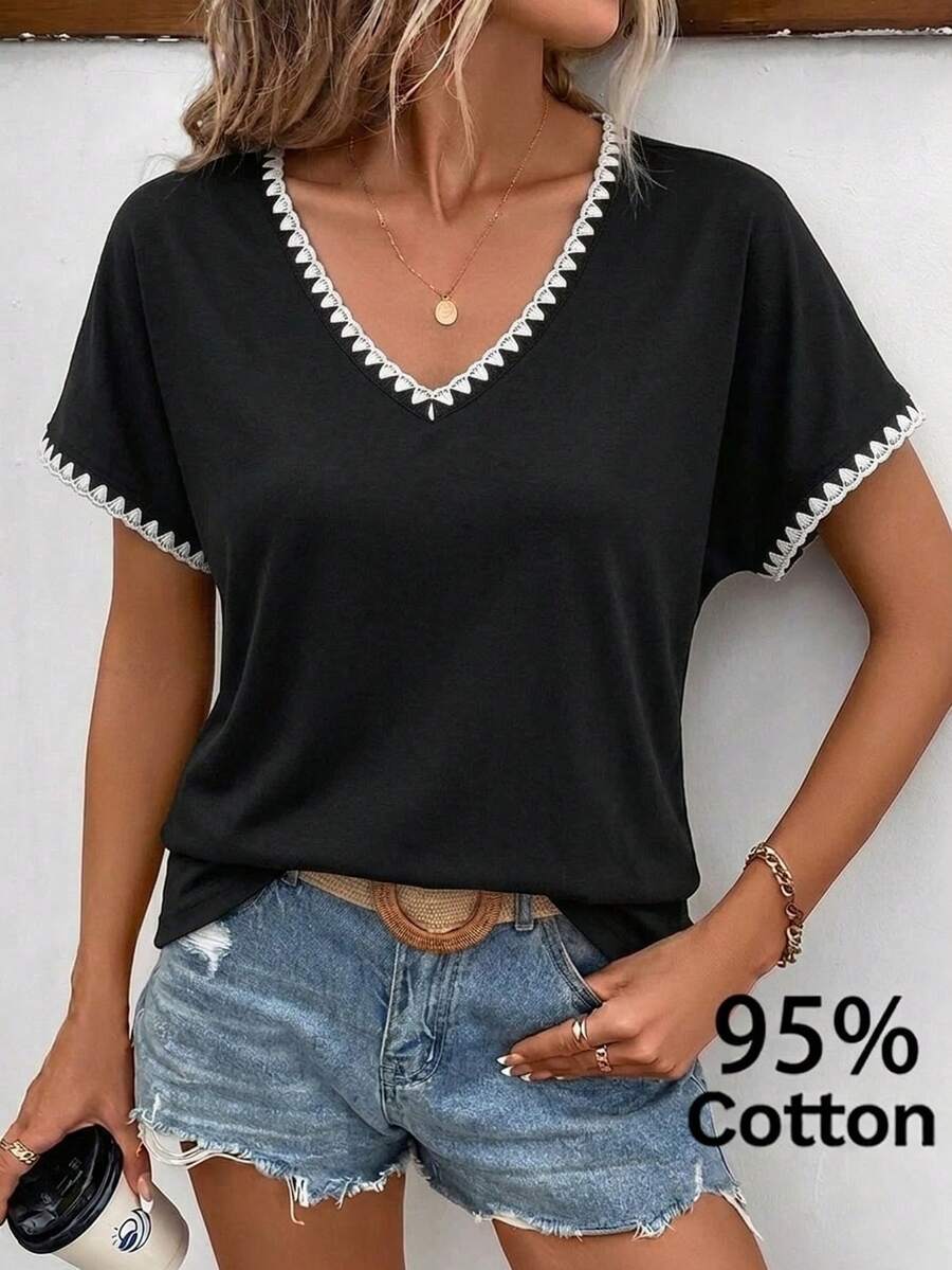 SHEIN Frenchy 女士95%棉白色贝壳刺绣V领宽松短袖T恤 - 休闲夏季度假及办公穿着、运动及活力生活方式、四季皆宜的优雅休闲风格、居家休闲及度假穿着、时尚商务休闲外出装、沙滩度假上衣 - 黑色 - 查看 1