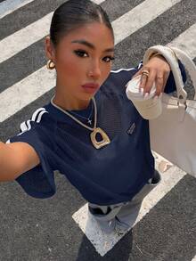 Muchica 女士夏季休闲运动字母图案撞色条纹侧网眼透视T恤 - 藏蓝色 - 查看 3