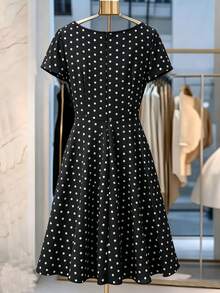 GlowEve CURVE Vestido vintage de manga corta con lunares para tallas grandes - Negro - Ver 2