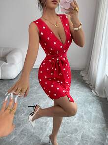 SHEIN Elenzya 新款夏季女士波点印花无袖交叉V领连衣裙，腰部系带，优雅休闲外出连衣裙 - 紅白色 - 查看 7