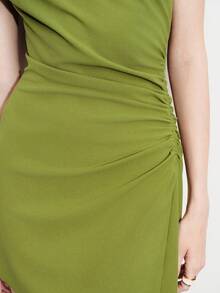 2026 Modichic Vestido corto sin mangas para mujer con diseño asimétrico de hombro, cintura fruncida y bajo sesgado, de diseño elegante y de alta gama - Verde - Ver 5