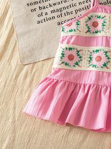 SHEIN Bộ đồ thời trang thường ngày cho bé gái, kiểu dáng đi nghỉ mát, gồm áo hai dây không tay dáng ngắn, họa tiết hoa dâu, kết hợp với quần ống rộng cạp chun chất liệu vải dệt họa tiết. - Hồng - Xem 7