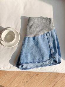 SHEIN Quần short denim bầu phối nhiều màu sắc, kiểu dáng thường ngày, đa năng, thích hợp mặc đi làm, đi nghỉ mát, tốt nghiệp, phong cách Y2K, dễ thương, thời trang đường phố, dự tiệc cưới, thanh lịch, công sở, đi biển, tốt nghiệp. Quần short denim bầu màu sáng với phần vải gân co giãn ôm bụng giúp hỗ trợ thoải mái trong suốt thai kỳ. - Màu xanh lam - Xem 4