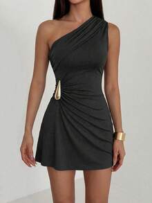 Vestido mini ajustado con hombro asimétrico, cintura fruncida y decoración de hebilla metálica, para primavera/verano - Negro - View 11