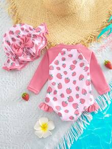 SHEIN Traje de baño de manga larga con cuello redondo, cremallera, estampado de fresa, volantes y empalmes para niña, ideal para vacaciones y playa - Rosa - Ver 2