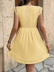 SHEIN Frenchy Đầm thanh lịch không tay cổ chữ V phối ren tương phản dành cho nữ - Màu be - Xem 2