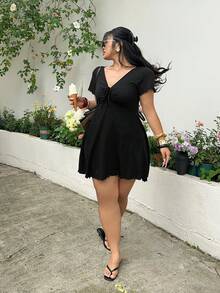SHEIN EZwear 大码纯色V领褶皱休闲短袖连衣裙，夏季 - 黑色 - 查看 4
