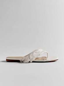 Hauture Women's Casual Comfortable Thong Style Waverly Shell Flat Sandals - White - View 6