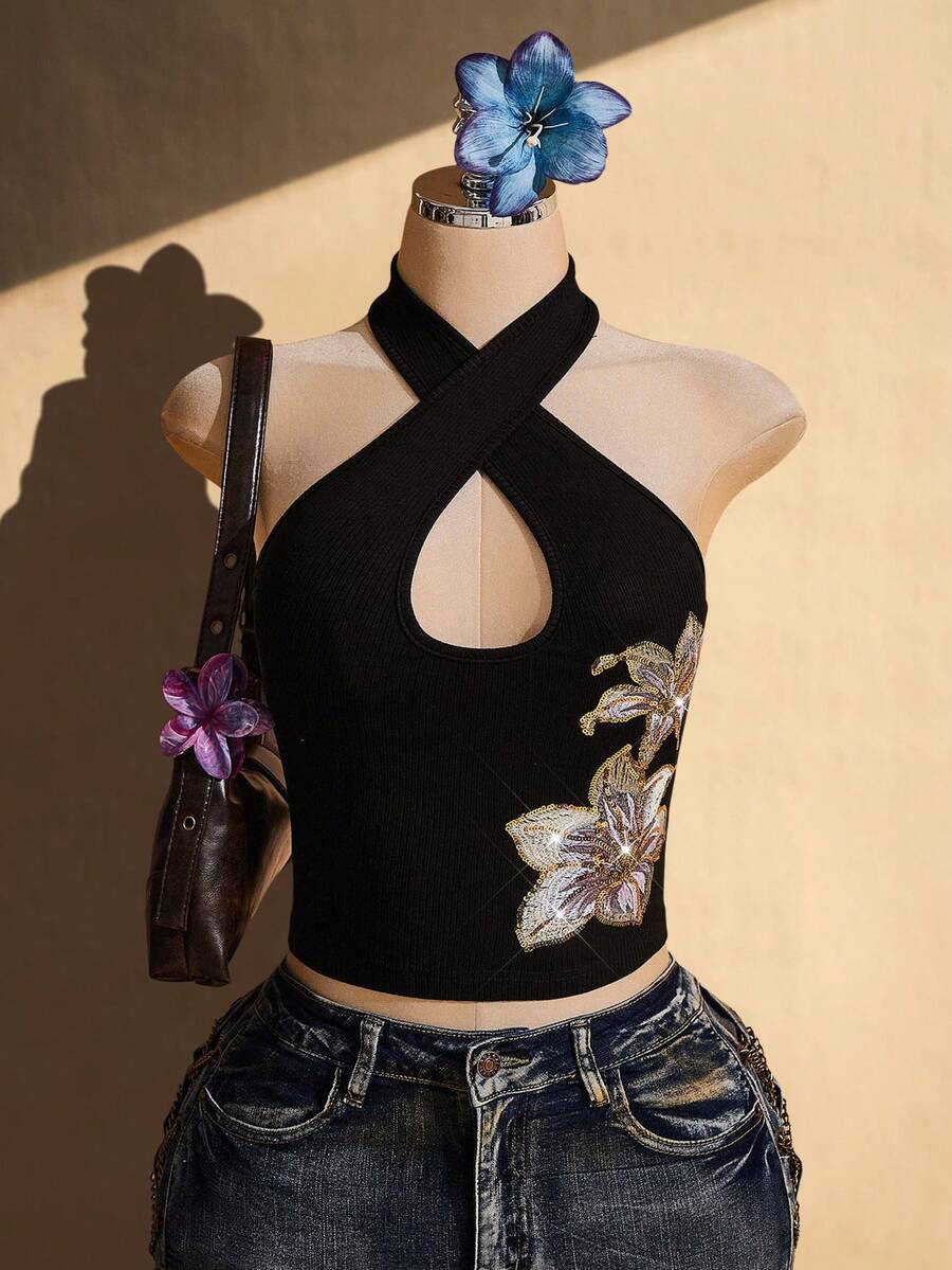 SHEIN ICON 大码女式黑色亮片刺绣露背吊带背心/性感夜店上衣/夏季度假/2026狂欢节女装/套装/Y2K上衣/黑色上衣/派对/音乐节、街头风、休闲装 - 黑色 - 查看 1