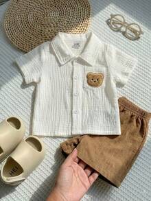 SHEIN Playful Pals 2件組 嬰幼兒男童女童可愛白色小熊短袖棉質上衣 + 素色短褲套裝 夏季度假休閒時尚服飾 - 彩色 - 查看 8