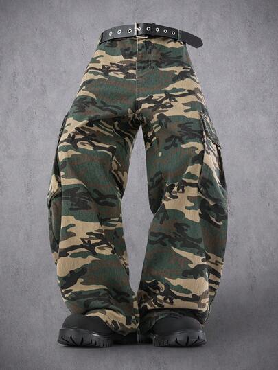 Manfinity Denimwave Men's Casual Loose Fit Camouflage Print Cargo Jeans
