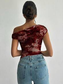 Firerie 女士紧身不对称肩部扎染印花褶皱露脐上衣，酒红色度假衬衫，适合优雅约会和休闲外出 - 酒紅色 - 查看 2