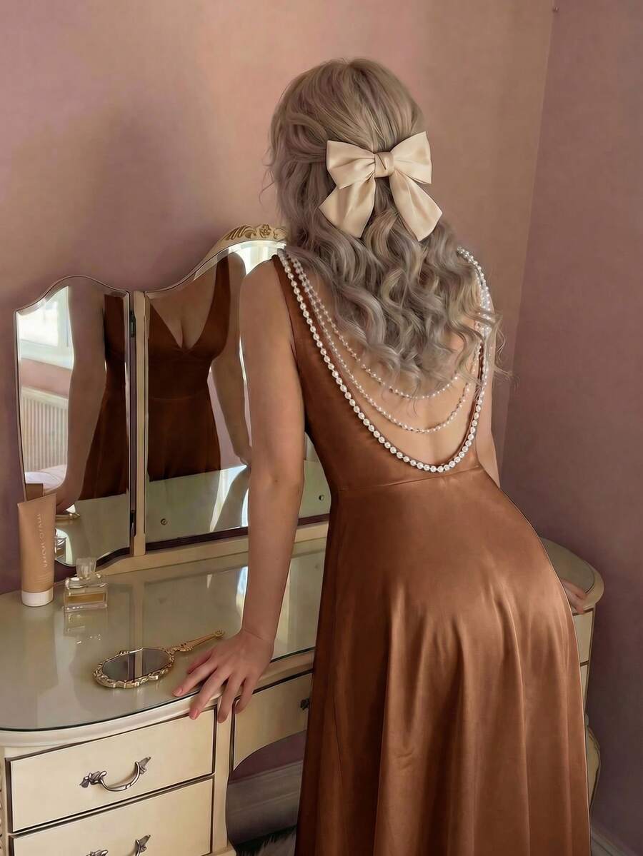 SHEIN MOD 女士夏季性感复古优雅缎面仿珍珠链条装饰无袖系腰连衣裙 - 棕色 - 查看 1