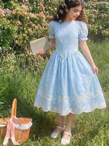 SHEIN 少女花卉刺繡荷葉邊休閒度假旅行泡泡袖洋裝 - 藍色 - 查看 5