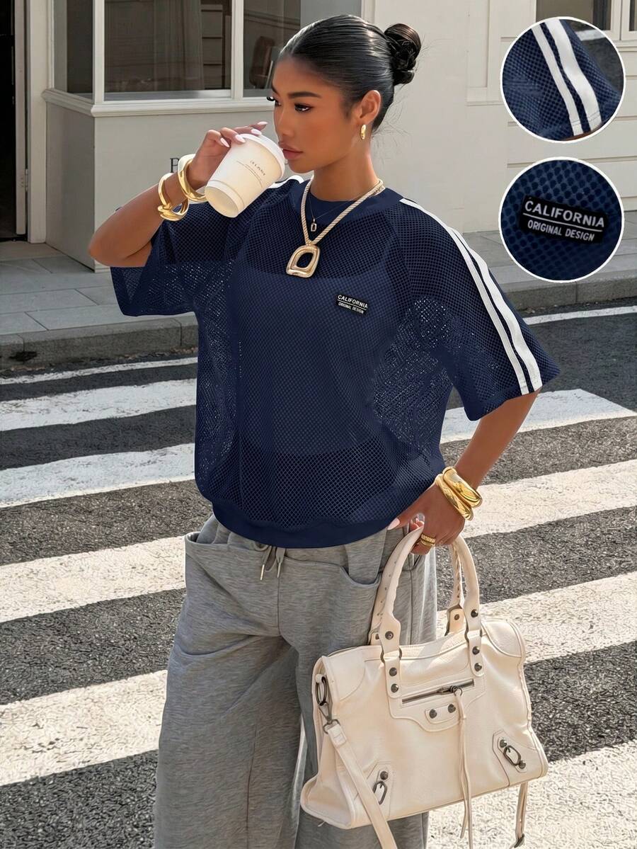 Muchica 女士夏季休闲运动字母图案撞色条纹侧网眼透视T恤 - 藏蓝色 - 查看 1