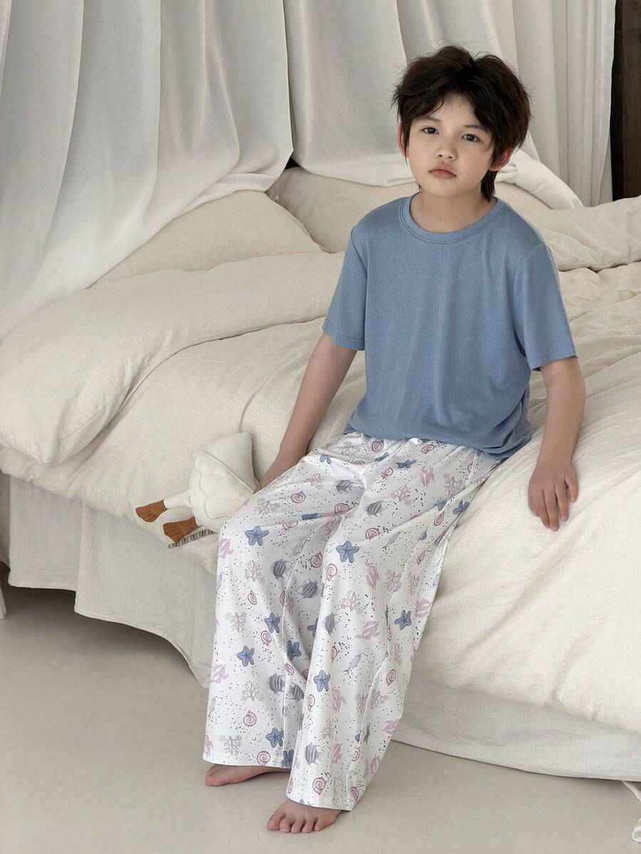 DAZY Rundhals Kurzarm T-Shirt Top & bedruckte lange Hose Set für Jungen (Groß) 2er Loungewear - Blau - Übersicht 1