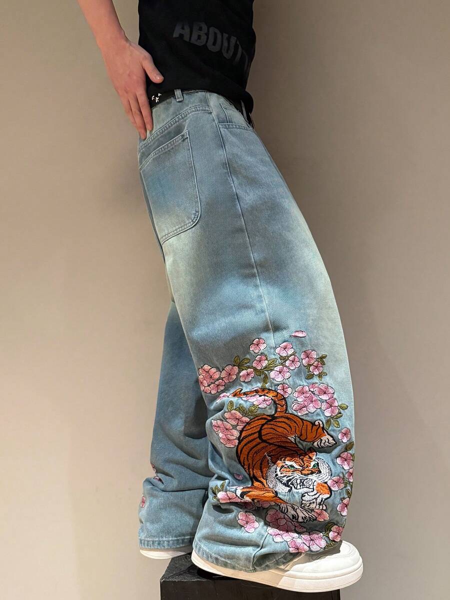 Manfinity Hypemode Vintage Distressed Casual Straight Leg Loose Fit Jeans With Cat Whisker Embroidery Design, Versatile Streetwear Commute Vacation Light Blue Sommer - Blue - View 1
