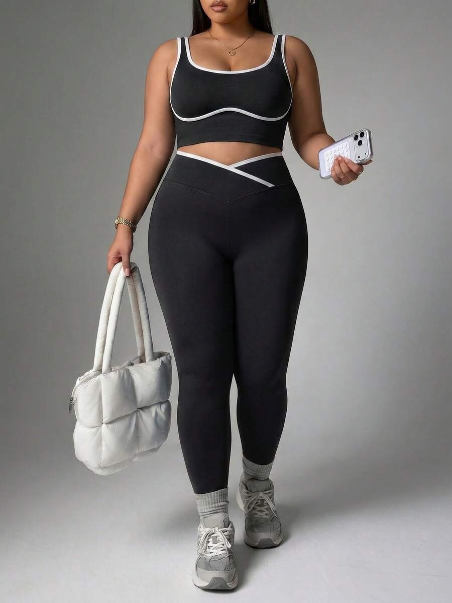 Dewbera Dewbera Plus Size Women Contrast Color Close-Fitting Comfortable Sports Set - Black and White - View 1