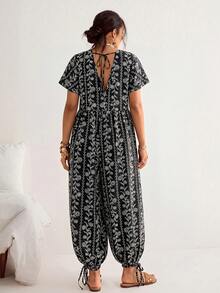 Freevana Plus Size All-Over Print V-Neck Button Casual Short Sleeve Jumpsuit - Black - View 2