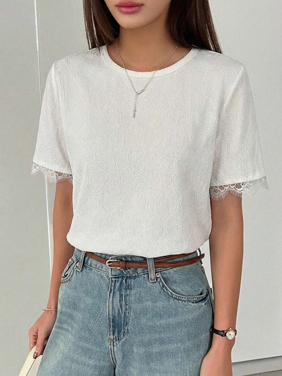 DAZY 女款夏季圓領短袖蕾絲拼接休閒套頭T恤商務休閒女裝 - 杏色 - 查看 1