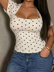Dazy Plus 弹力修身波点方领短袖休闲白色大码女式T恤，春夏可爱上衣 - 白色 - 查看 4