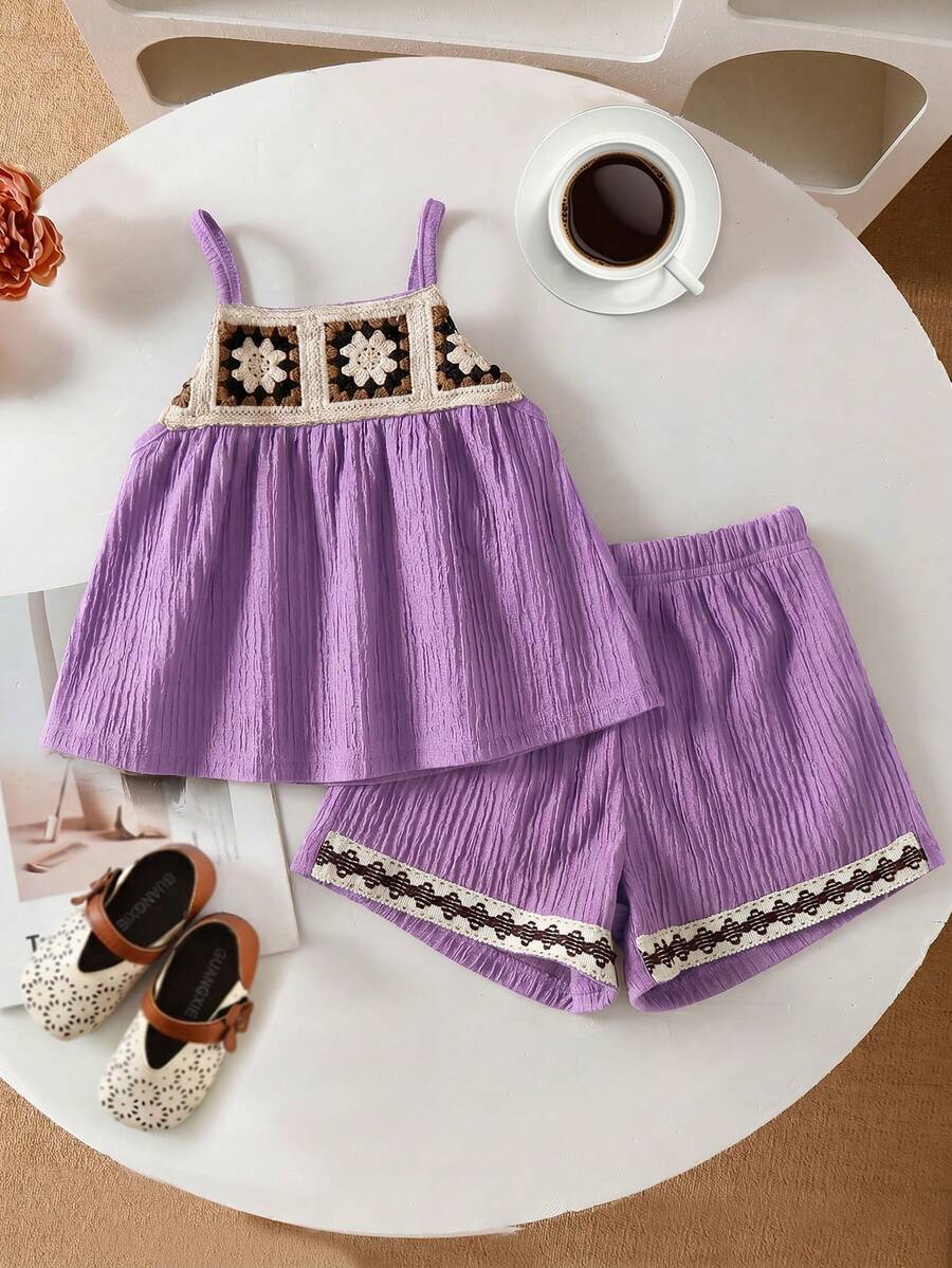SHEIN Genkimix Kids 少女碎花荷叶边吊带T恤和短裤休闲日常穿搭 - 紫色 - 查看 1
