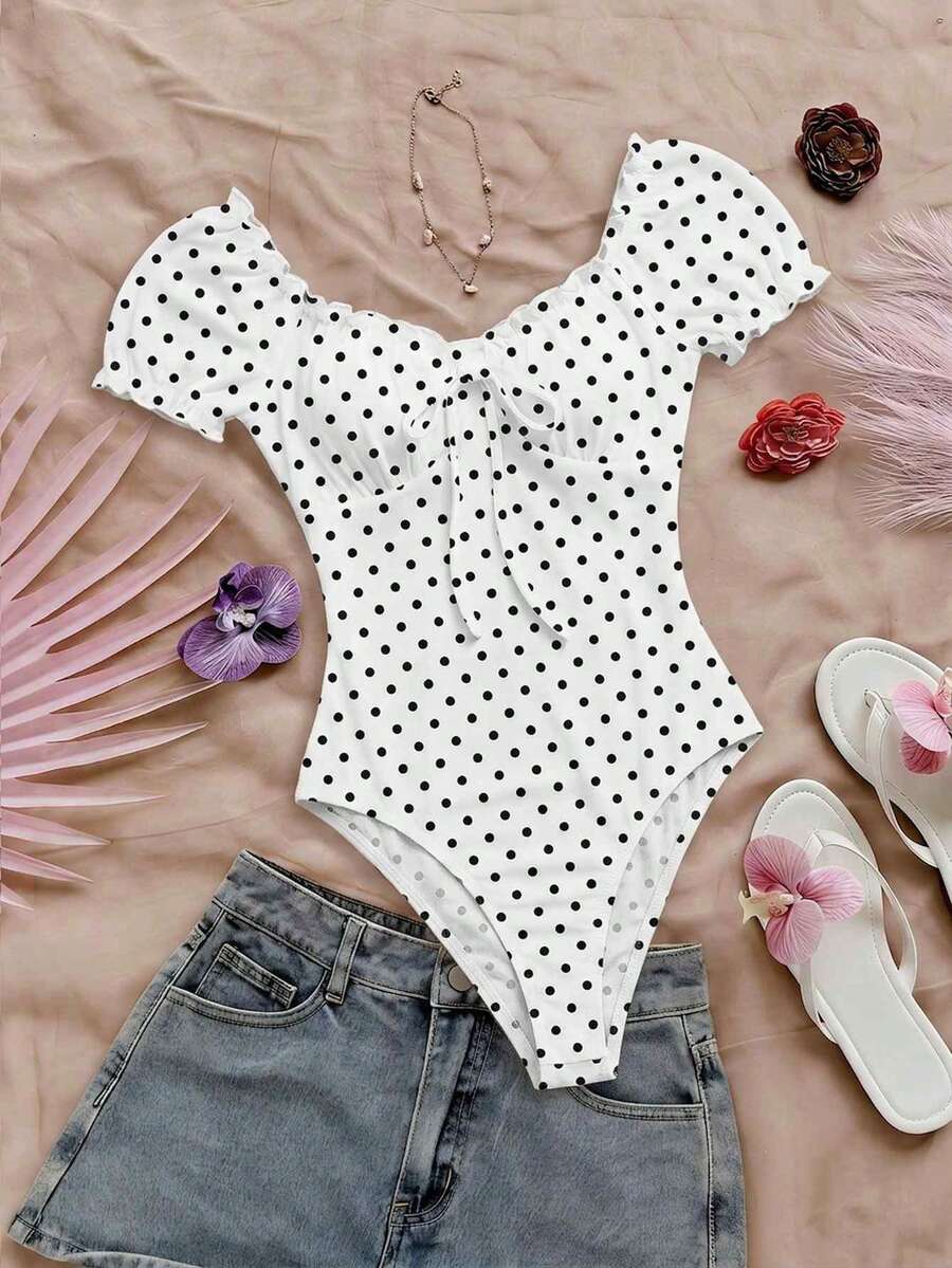 Soleia Body con estampado de lunares, fruncido en el torso y detalle de nudo delantero - Blanco - Ver 1