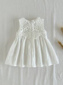 Loomiva Newborn Baby Contrast Lace Sleeveless Round Neck Dress - White - View 2