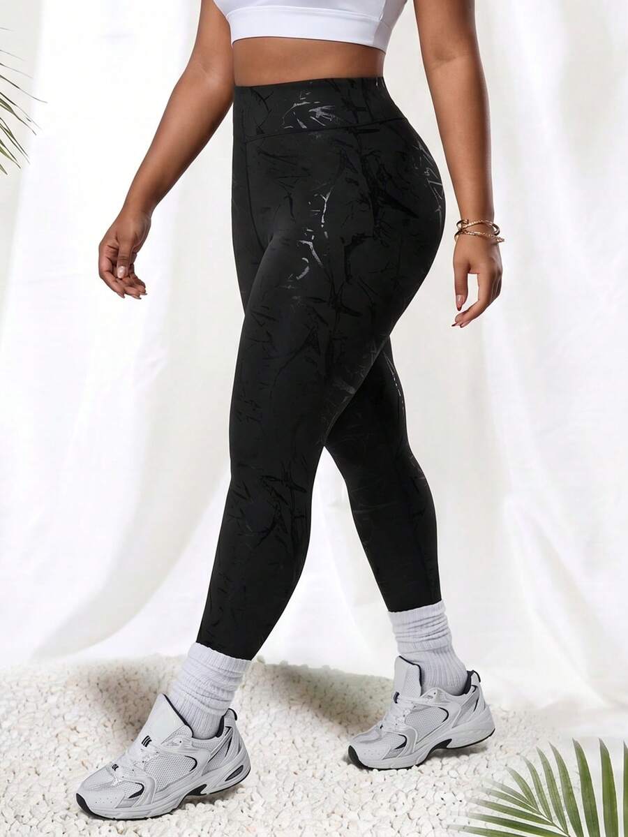 SHEIN Sports 大尺碼裂紋印花緊身褲,緊身貼合,提臀,運動風 - 黑色 - 查看 1