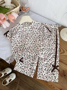 SHEIN 2pcs/Baby Girl's Summer Casual Two Pieces Set: Short-Sleeved Casual Floral Print Patchwork Top With Ribbon Bow And Long Pants - Multicolor - View 3