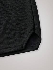 Officeau Pantalones cortos de carga negros para hombres con cordón de color contrastante, estilo callejero para el verano - Negro - Ver 5