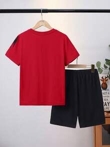 SHEIN Bộ đồ mặc nhà mùa hè 2 món cho bé trai, kiểu dáng rộng rãi, thoải mái, in hình sư tử, gồm áo thun và quần short dệt kim, họa tiết sư tử. - Đỏ - Xem 2