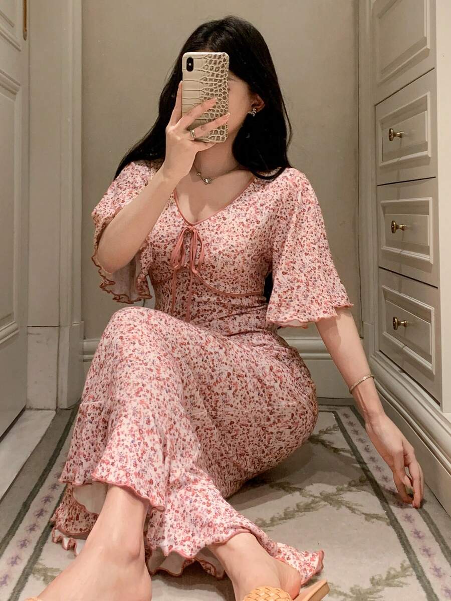 DAZY 小碎花對比飾邊荷葉袖修身女款睡裙 夏季睡衣 - 紅色 - 查看 1