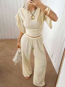 SHEIN EZwear Bộ đồ mặc nhà dành cho nữ gồm áo thun nhún eo có họa tiết và quần dài dệt kim kiểu dáng thoải mái. - Màu be - Xem 4
