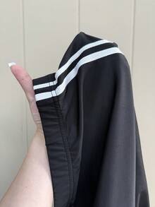 GalTyme Quần legging lửng dáng rộng, cạp chun, họa tiết kẻ sọc, cỡ lớn. - màu đen - Xem 7