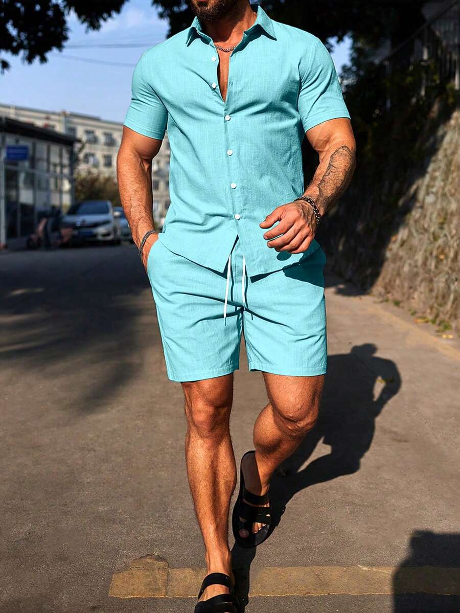 Manfinity Homme Bộ đồ nam trơn màu gồm áo sơ mi ngắn tay cài một hàng khuy và quần short, kiểu dáng thường ngày. - Màu xanh bạc hà - Xem 1