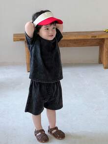 Dazy Kids Bộ 2 món áo thun cổ tròn tay ngắn và quần ống rộng cho bé trai. - Màu be - Xem 7