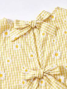 SHEIN Bộ đồ 2 món cho bé gái tuổi teen: Áo cổ tròn in hoa cúc có nơ sau lưng và quần short cùng màu. - Màu vàng - Xem 4