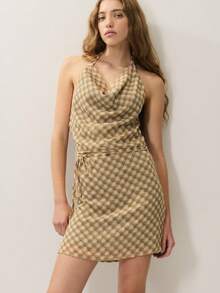 Nöista Vestido mini a cuadros con cuello de capucha drapeado y Body envolvente favorecedora. Cintura ajustable con lazo. Perfecto para día a noche, primavera, verano, otoño, looks de mujer, atuendo diario, festival, estilo bohemio, estampado de cuadros. - Azul - Ver 4