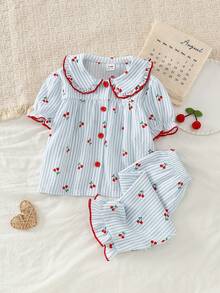 SHEIN Bộ đồ ngủ 2 món cho bé gái, ngọt ngào, dễ thương, thanh lịch, thoải mái, đơn giản, vui nhộn, mềm mại, thoáng khí, chất liệu crepe dệt họa tiết bong bóng, in hình quả anh đào hoạt hình, màu xanh trắng sọc, gồm áo khoác cardigan và quần dài. - Nhiều màu - Xem 4