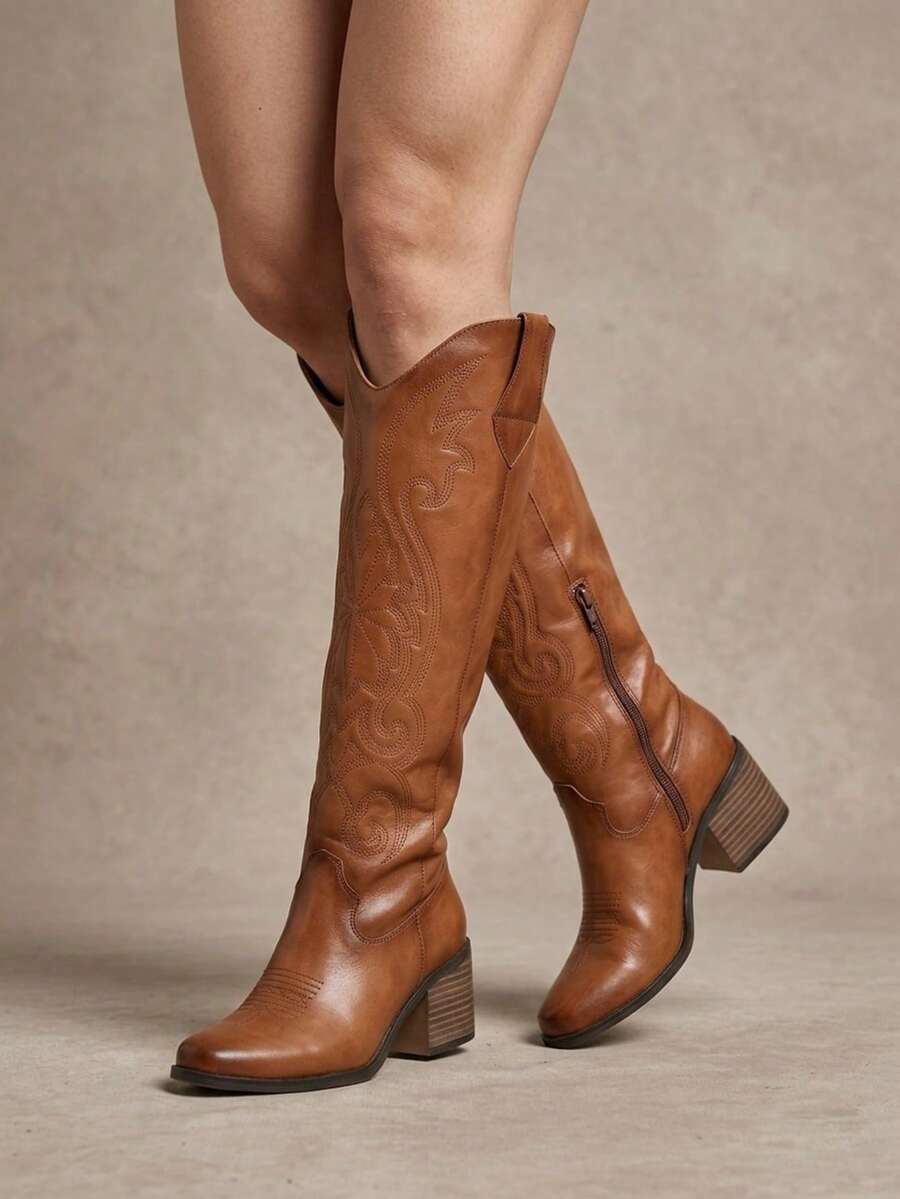 BOTA ALTA VAQUERA DE TACON ANCHO CON BORDADO DECORATIVO Cowboy BOTA VAQUERA BOTA ALTA BOTA DE TACON COWBOY BOOTS BOTAS ESTILO COWBOY - Marrón - Ver 1