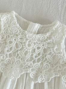 Loomiva Newborn Baby Contrast Lace Sleeveless Round Neck Dress - White - View 5